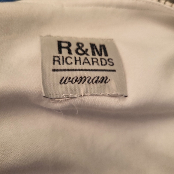 Sleeveless blouse - Picture 2 of 2